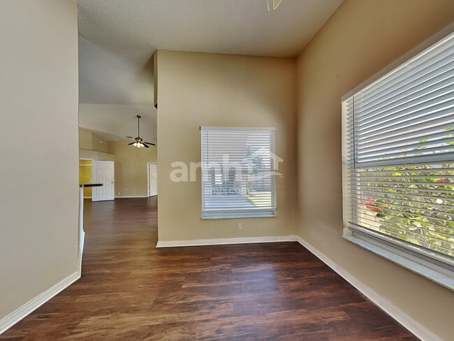 Photo - 10250 Peoples Loop