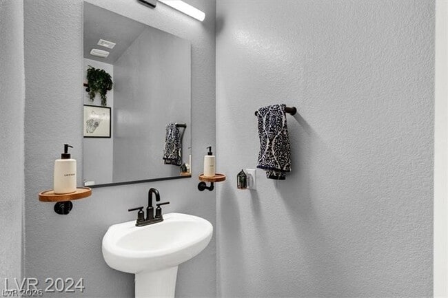 Photo - 7481 Moonglade St