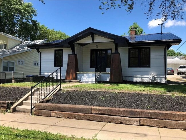 Photo - 816 Grandview Ave