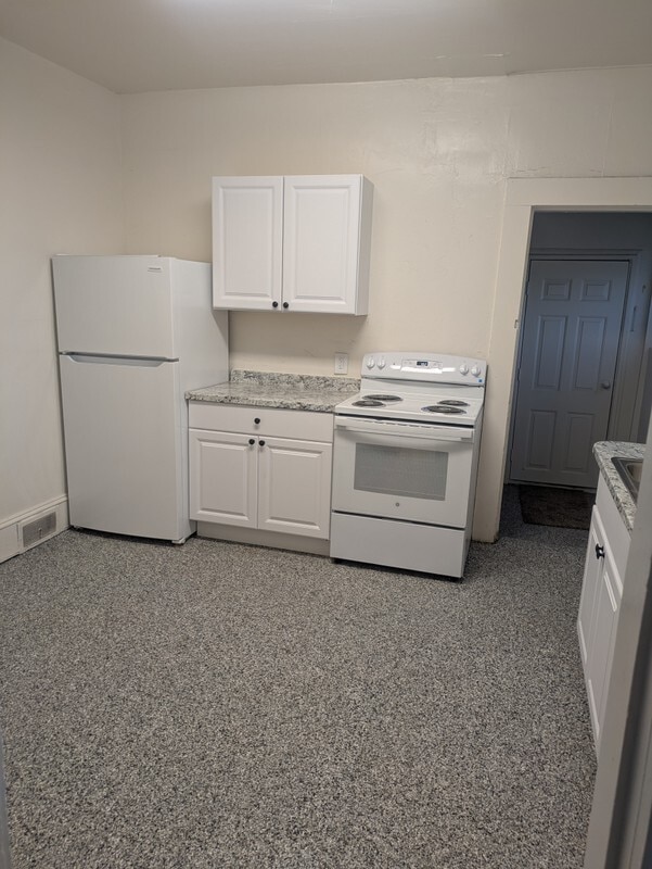 Photo - 515 W State St
