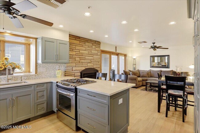 Photo - 8 Ortley Ave