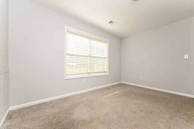 Photo - Fantastic 4bd/2ba home! Let yourself in!