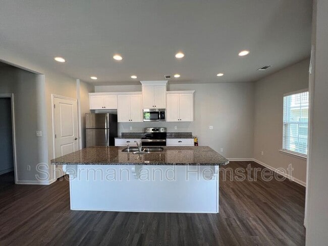 Photo - 655 Dobhill Ln