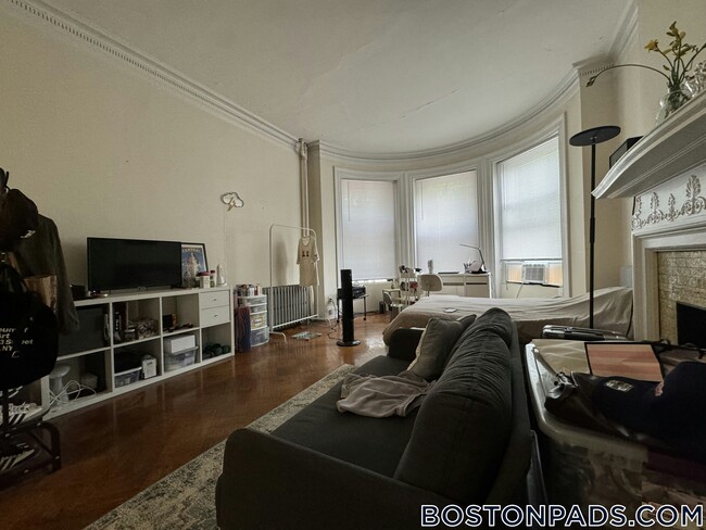 Photo - 1069 Beacon St Unit 2