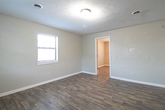 Photo - 9-409 Thompsonville Ln