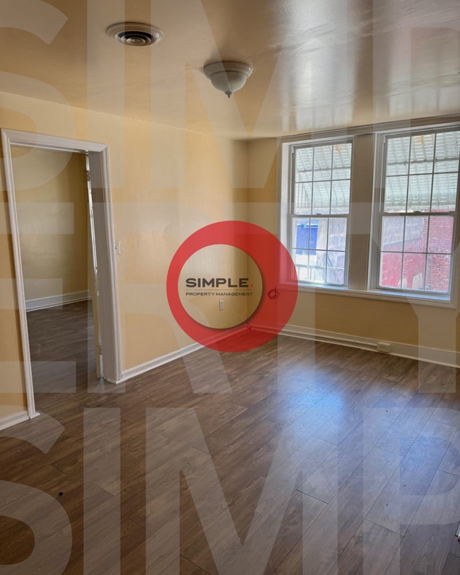 Photo - Multi-family building - Center City Unit Apartment 4