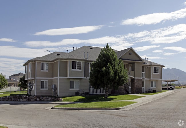 Spring Hollow Apartments - Spring Hollow Apartments