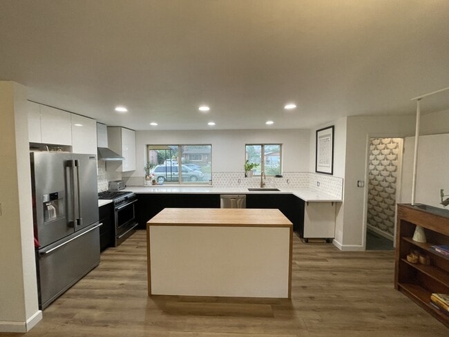 Photo - 548 E 3400 N