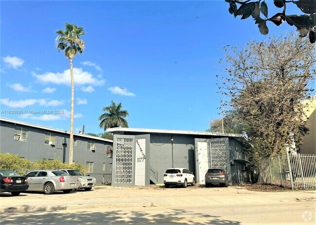 Building Photo - 1177 NW 8th Street Rd Unit 5 Rental
