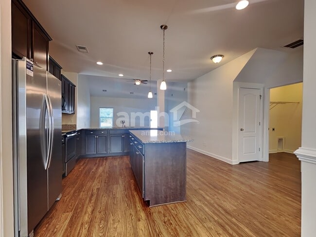 Photo - 530 Lateleaf Dr