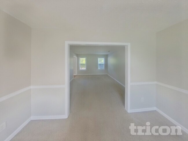 Photo - 1916 Hillsprings Ln