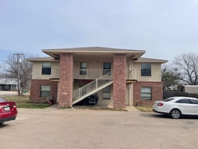 Building Photo - 1391 N Race Unit C