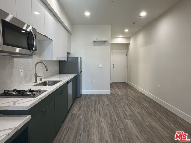 Photo - 1037 Dewey Ave Unit 505