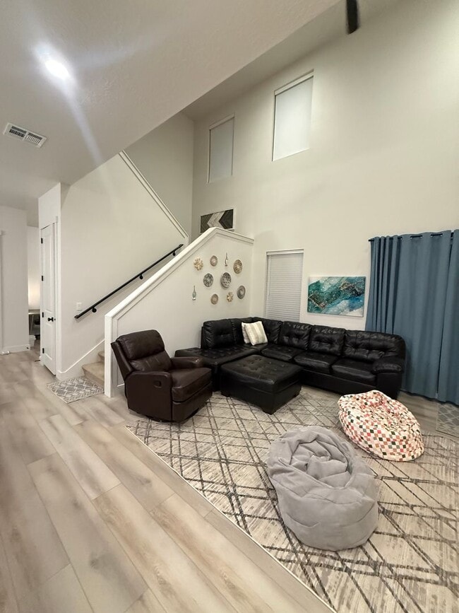 663 Juniper Hill Dr