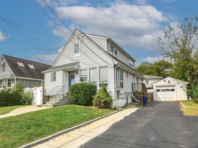 Photo - 3 Pequot Ave