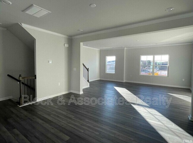 Photo - 108 Asher Ct