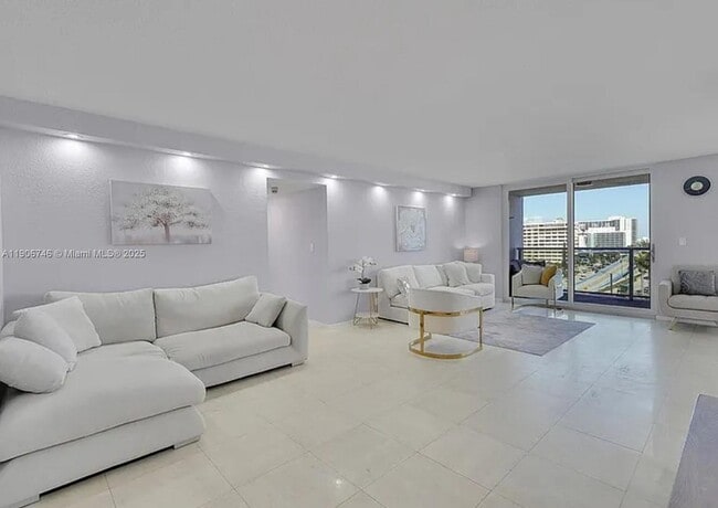 Photo - 1880 S Ocean Dr Unidad 704