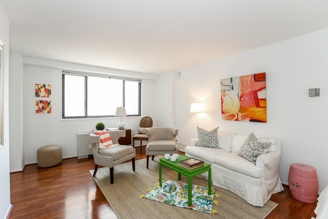 Photo - 1420 N St NW Unit 101