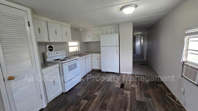 Photo - 2735 W 10th St