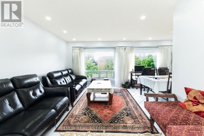 Photo - 26 Roughfield Crescent