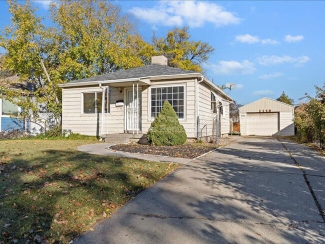 Building Photo - 1150 Simondi Ave