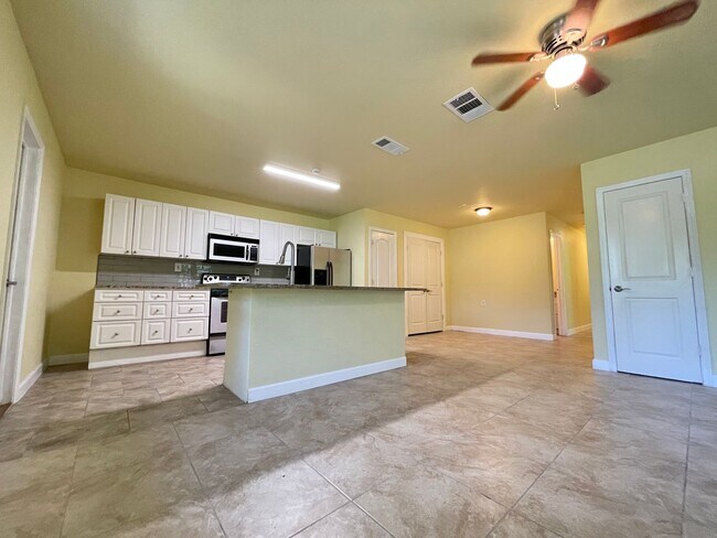 Photo - 3 bedroom Duplex by the Lake