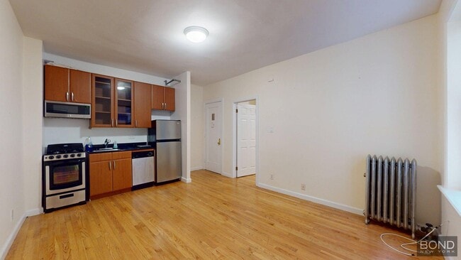 Building Photo - 207-209 West 11th Street Unit 2C Rental