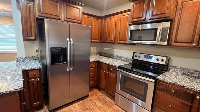 Photo - 4 Willow Oak Ln