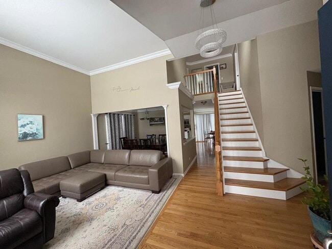 Photo - 1375 Burnett Dr