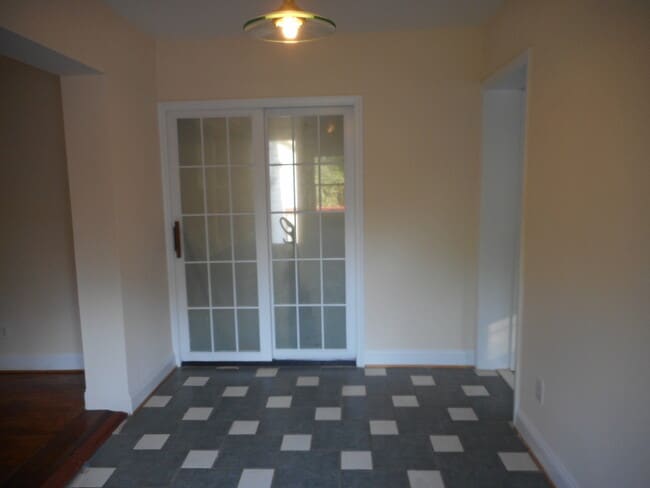 Photo - 107 Caldwell St