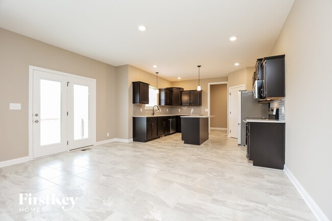 Photo - 1065 Harrison Way