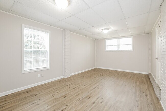 Photo - 1747 Glenn Pl