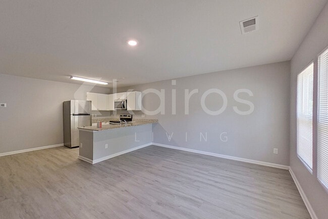 Photo - 302 Cedar Ridge