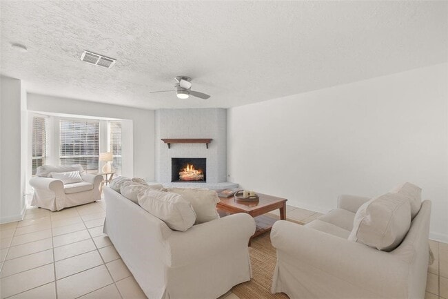 Photo - 3371 Continental Dr