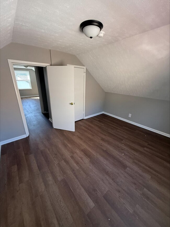 Photo - 826 Carneal Rd