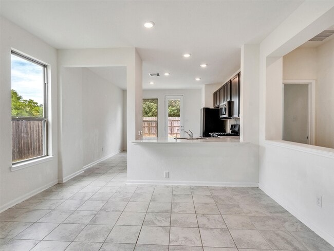 Photo - 6011 Whitewing Rd
