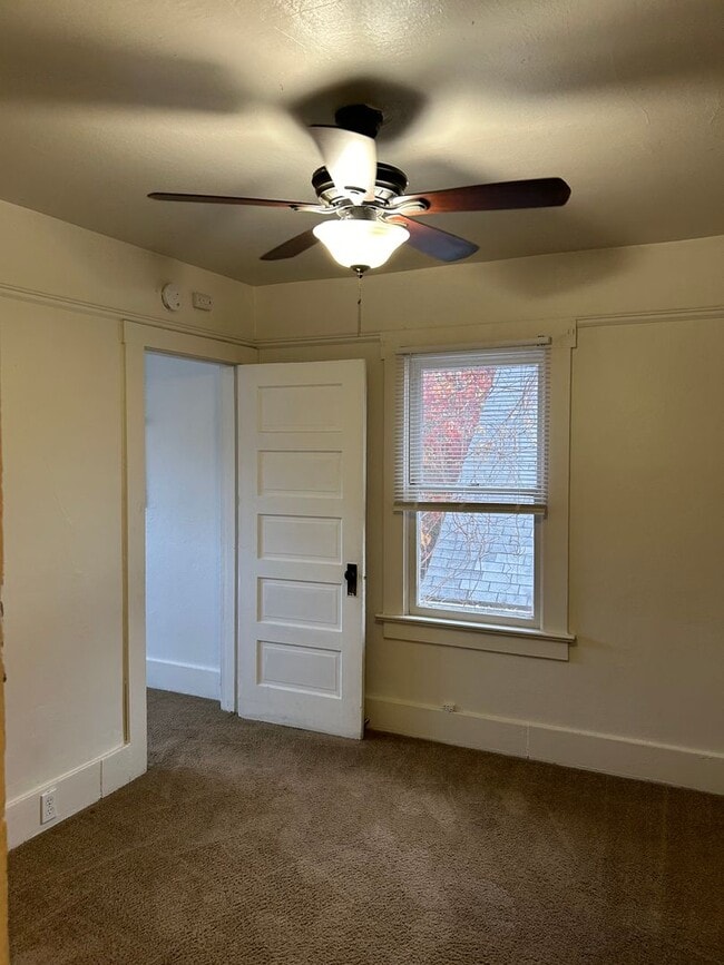 Photo - (844) NW 15th St. - 1 bedroom / 1 Bathroom - ALL UTILITIES PAID! Unidad 5