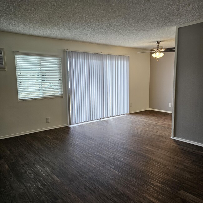 1BR, 1BA - 775 SF