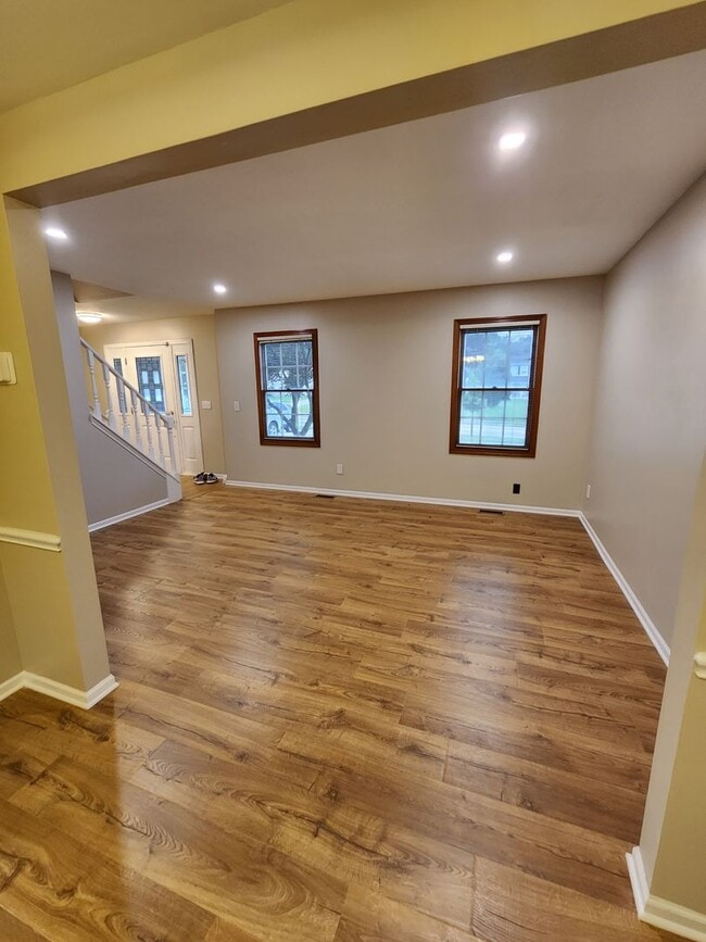 Photo - 4 Bedroom Home For Rent in Solon