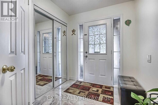 Photo - 35H View Green Crescent