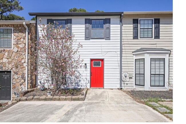 Building Photo - West Georgia Town Home for Rent