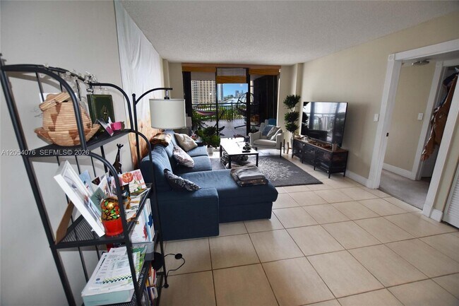 Photo - 540 Brickell Key Dr Unidad 1414