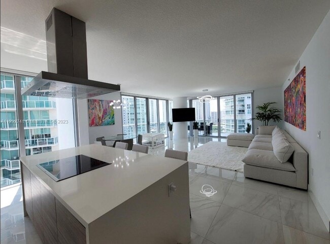 Photo - 300 Sunny Isles Blvd Unidad 4-1202 Rental