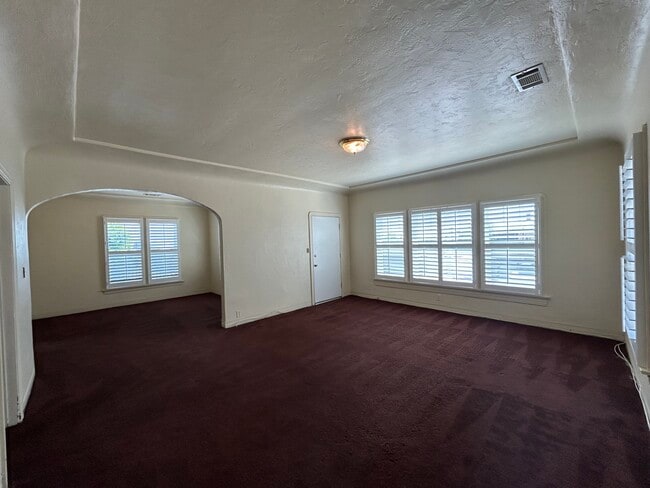 Building Photo - 112 N Primrose Ave Unit Upstairs  available Rental