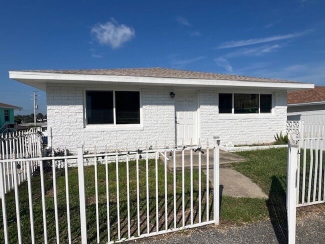 Building Photo - 3822 S Atlantic Ave Unit 3822 S Atlantic Ave - Front Rental