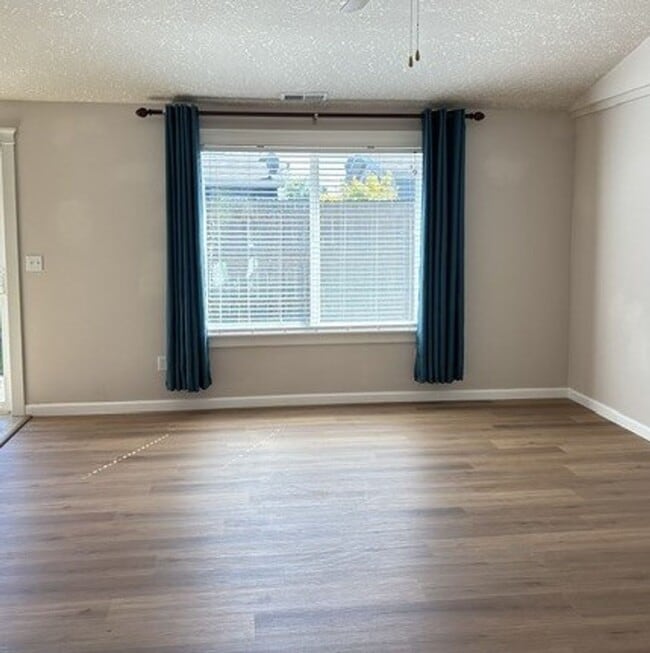 Photo - 3Bd/2Ba Single Story Home - Available to View!