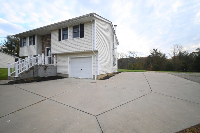 Photo - 615 Concord Rd