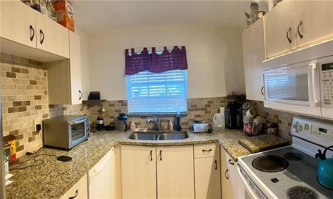 Photo - 5033 SW 121st Terrace Unit TOWNHOUSE