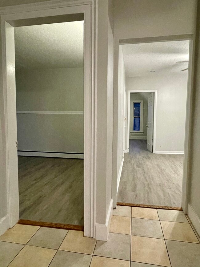 Photo - 93 Hungerford St