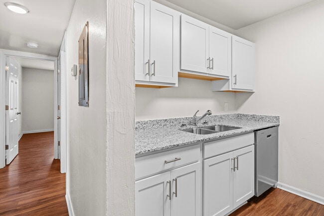 Park Lake Apartments